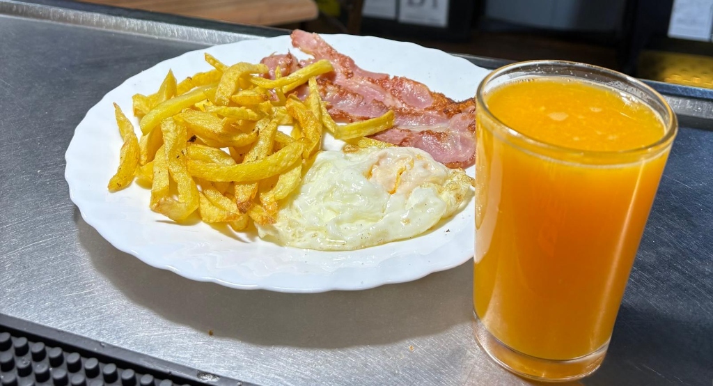 Americano (Beicon,patata y huevo frito)